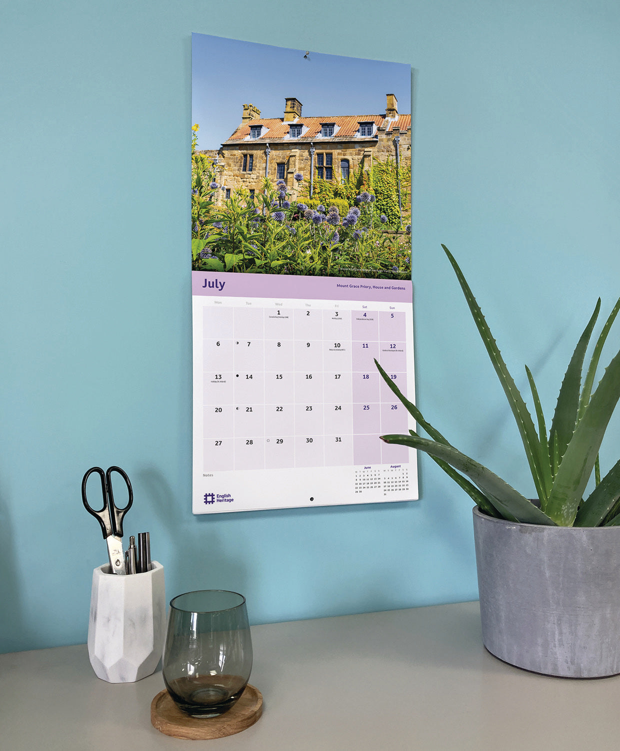 English Heritage, Englands Treasures Wall Calendar 2026