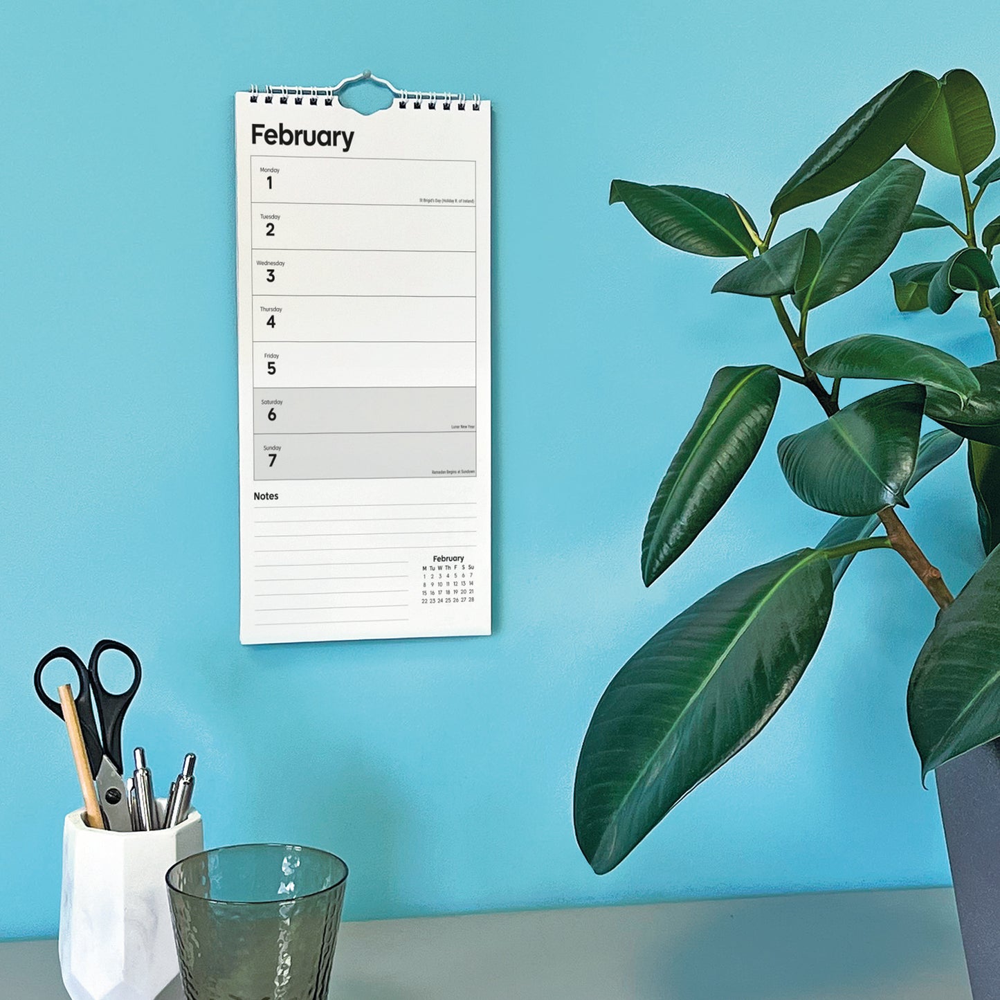 Essential Week-To-View Stubby Slim Calendar 2027