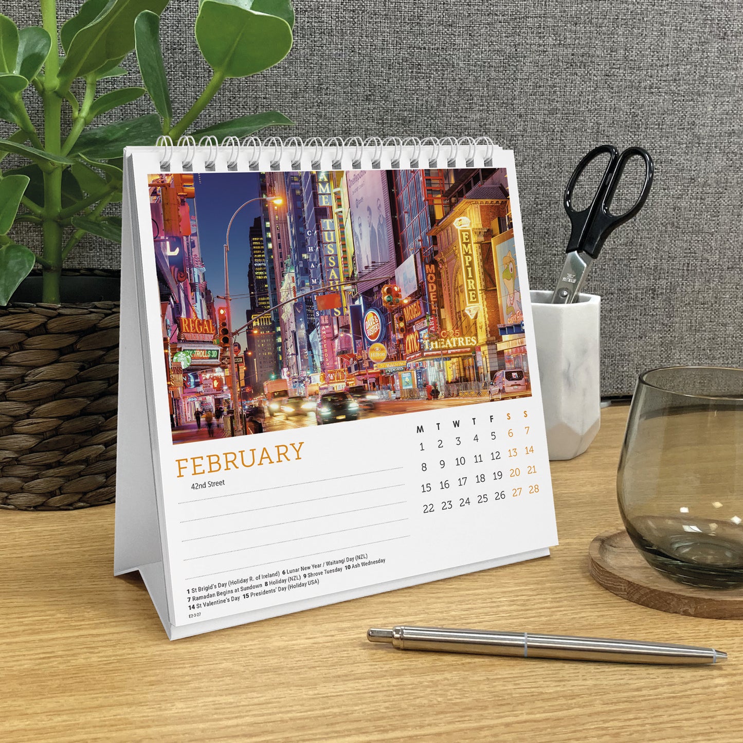 New York Easel Calendar 2027